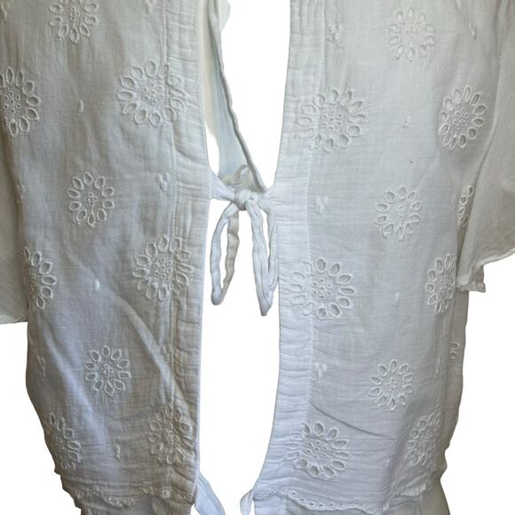 LOA White Cotton Romantic Eyelet Flutter Crop Short Sleeve Back Tie Blouse sz M - Picture 4 of 10
